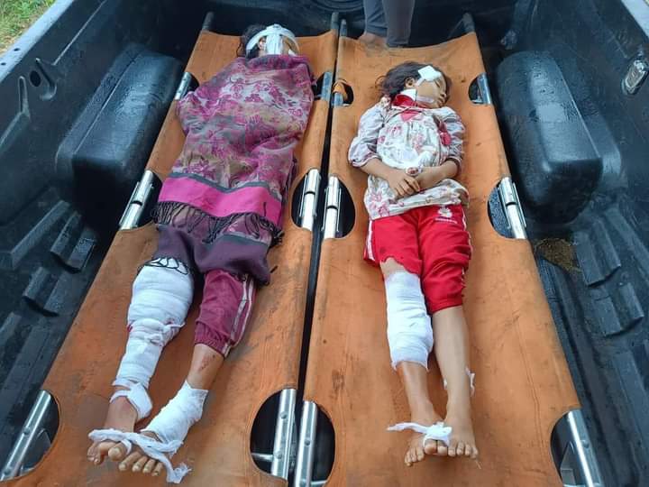 pzl_jourlm's tweet photo. Four victims including children were violently killed and dozens got injured by heavy artilleries shelled by military terrorists in #Moebye town, Shan-#Karenni borderland this early morning. The monastery many local victims have taken refuge was also devastated. #2022Sept16Coup https://t.co/VWA6J4rezF