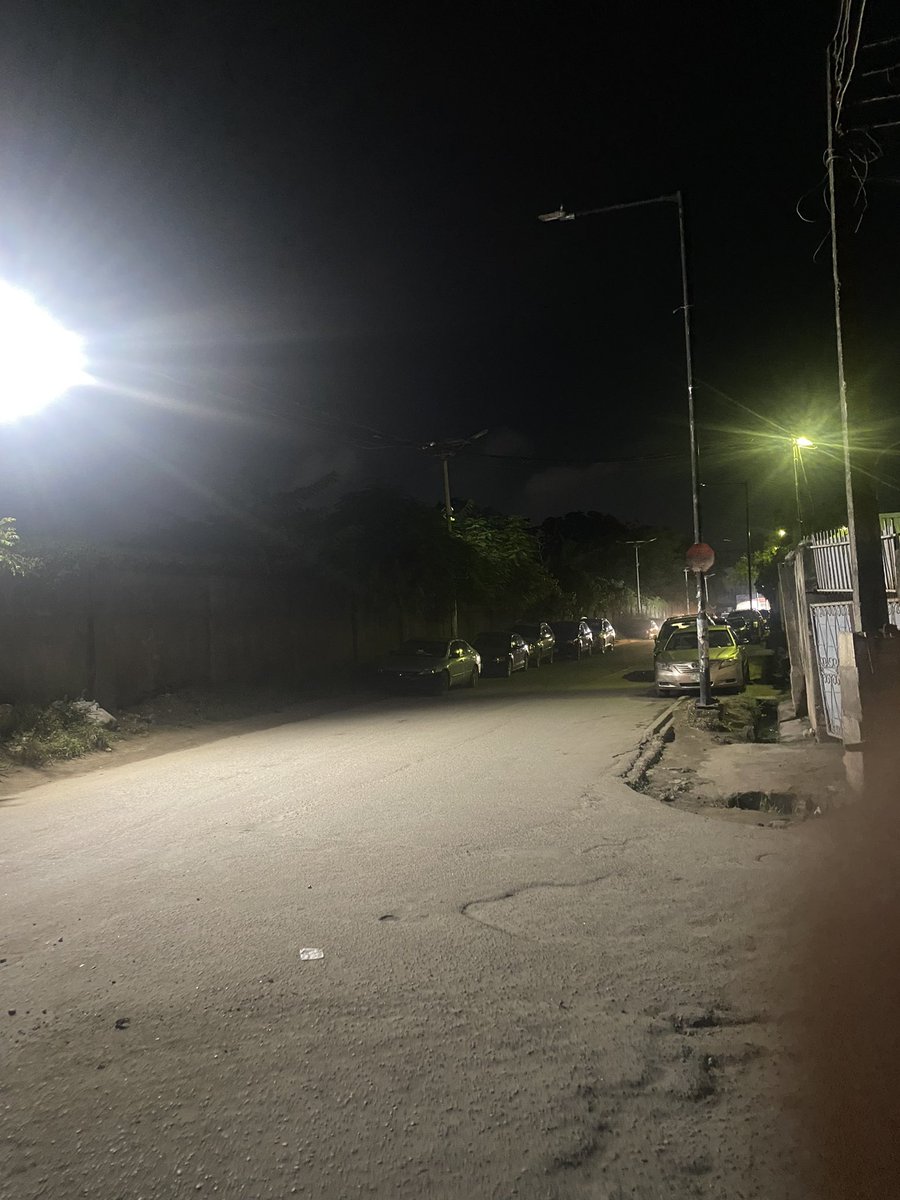LOTIN08's tweet photo. @Mr_JAGs @ChudeMedia @jidesanwoolu Imagine your car getting auctioned because you didn’t see this one way sign at night. Smh https://t.co/YT11SBMwBJ