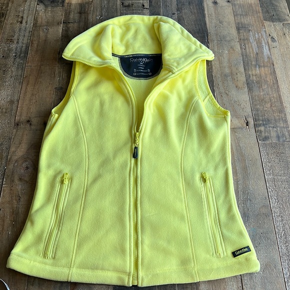 AmpedRabbit's tweet photo. So good I had to share! Check out all the items I'm loving on @Poshmarkapp #poshmark #fashion #style #shopmycloset #bananarepublic #calvinkleinperformance #adidas: https://t.co/hQQrHco2y3 https://t.co/WCscEBQrRh