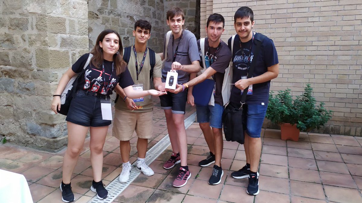 upcmanresa's tweet photo. Alguns joves de la @upcmanresa van participar a la #SocialHackathon de #BeFutureManresa i van gaudir de l'experiència. Enhorabona noi@s! 💪🔥

#BeFuture https://t.co/6sGedIzW2O