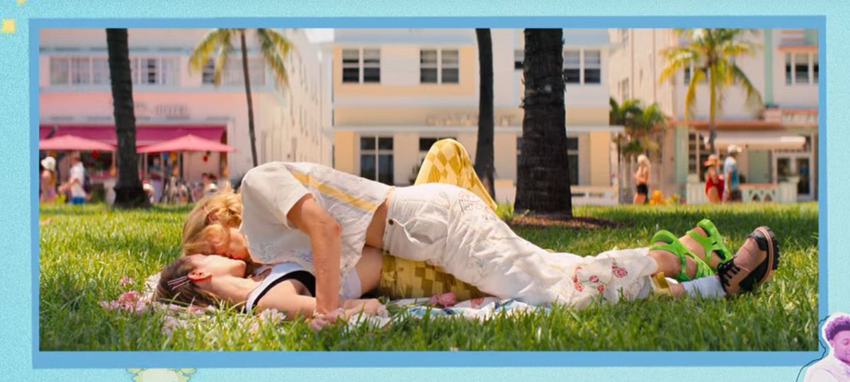 dailymayahawkee's tweet photo. I’M GOING TO HAVE A PANIC ATTACK MAYA HAWKE CHARACTER GIRL KISSER https://t.co/l1zXm3WFfN