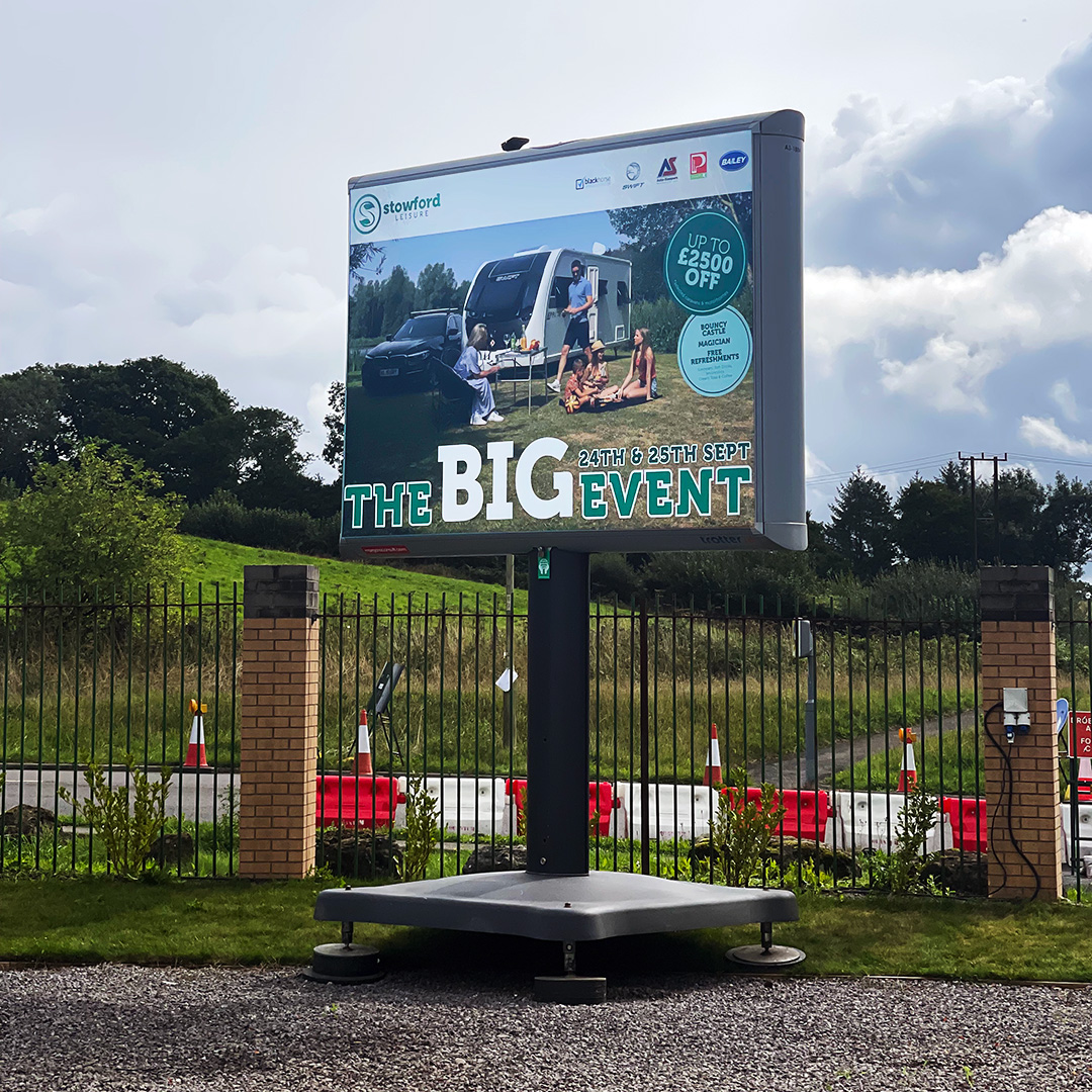 MorgansConsult's tweet image. Another @Trotter_uk in place last week, including our design for @stowford - if you are in need of some temporary billboards get in touch!

#brandimplementation #signage #signs #businesssigns #businesssignage #cardiff #wales #walessigns #billboards #OOH #oohadvertising
