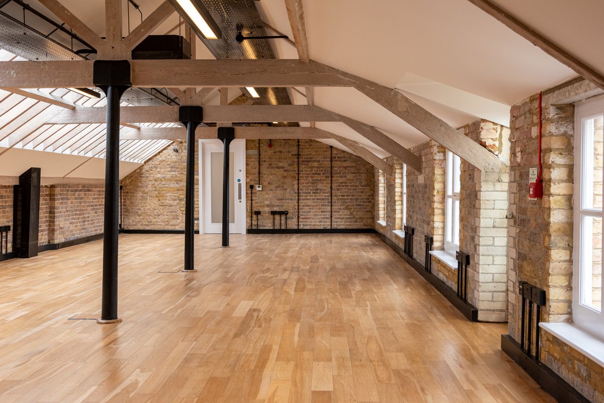 This #refurbishment project saw the Form team breathe life into a tired office block, and make it a desirable #workspace that's ready to be returned to the rental market.

Case study: formfitout.co.uk/case_studies/1…

CA: <a href="/JonesHargreaves/">Jones Hargreaves</a> 

#officerefurb #plugandplay #loveconstruction