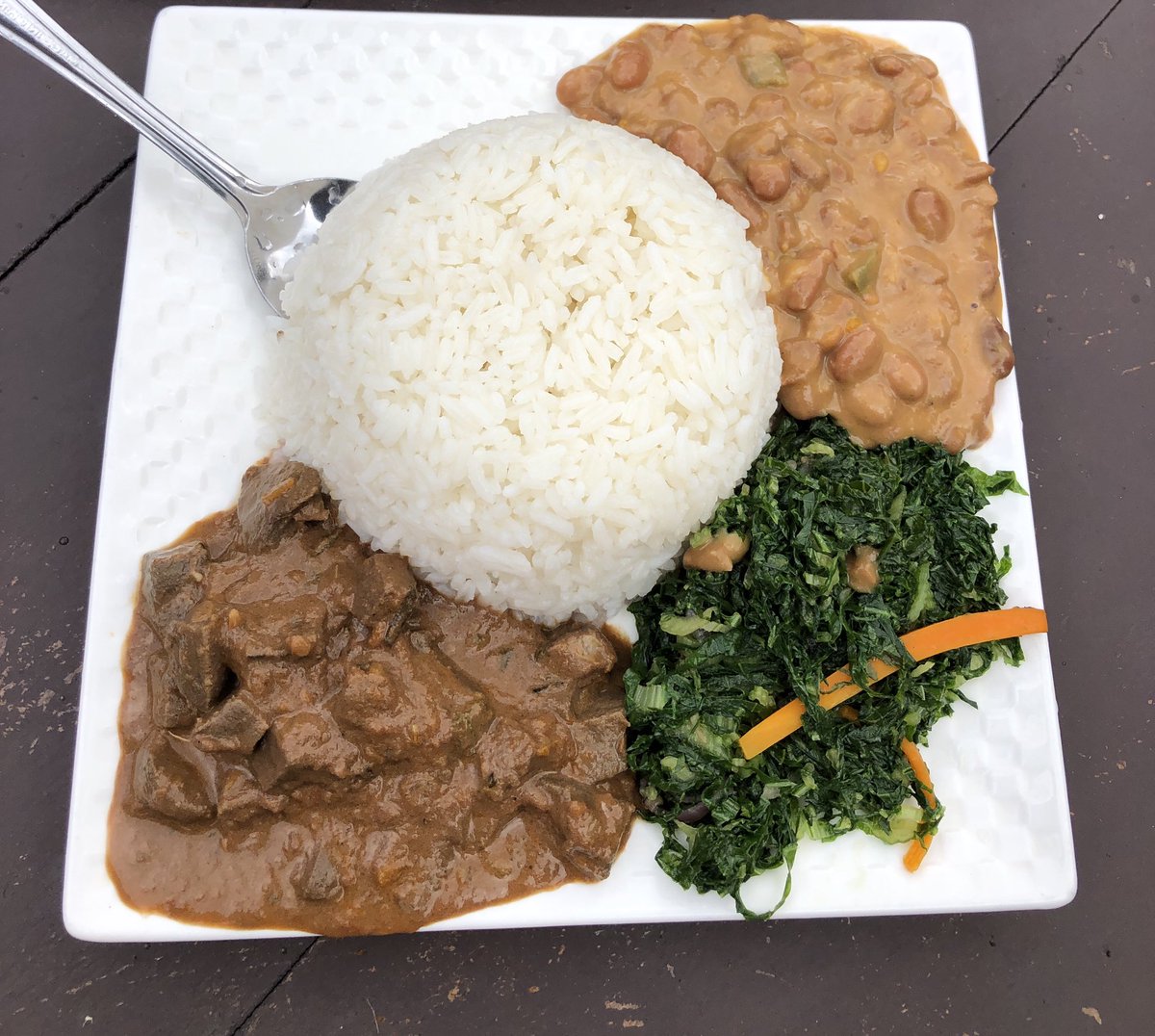 Lvnch4breakfast's tweet photo. After this ni Pasi ndefu mpaka kesho.
Wali Maharage X MainiX mboga za majani-4,000|=
Few plates left https://t.co/AZwdEmBxq2