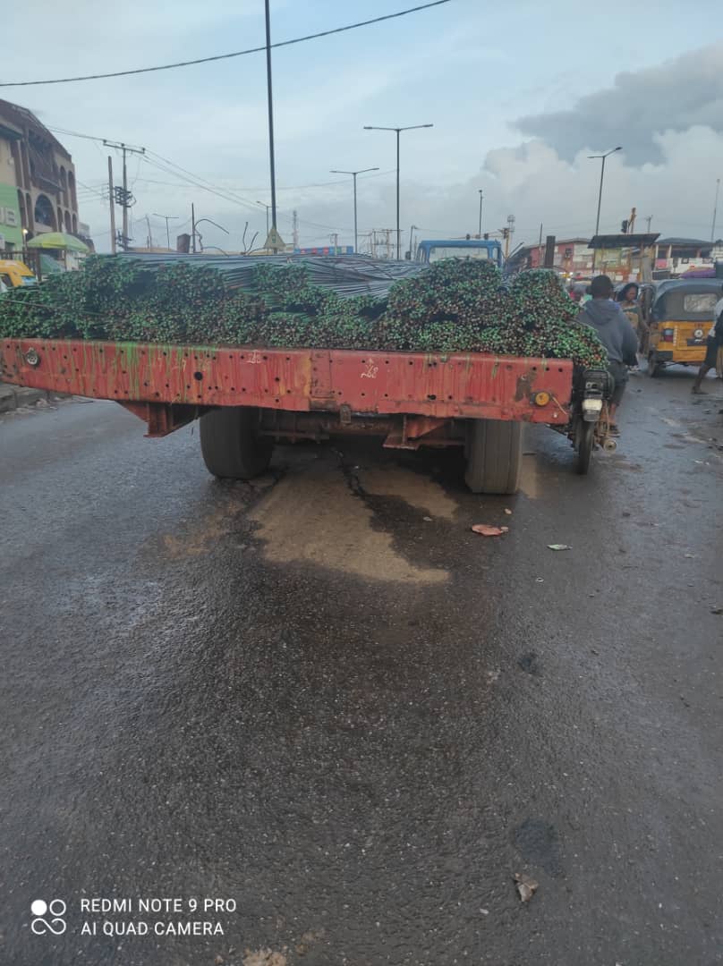 trafficbutter's tweet photo. VIA @followlastma: [9:13AM] #Ikotun #BreakdownReportReport of a brokendown sixteen tyre truck loaded with iron at oju odo inward ikotun, the truck is a having a mechanical fault. https://t.co/HnpcJTnOO3