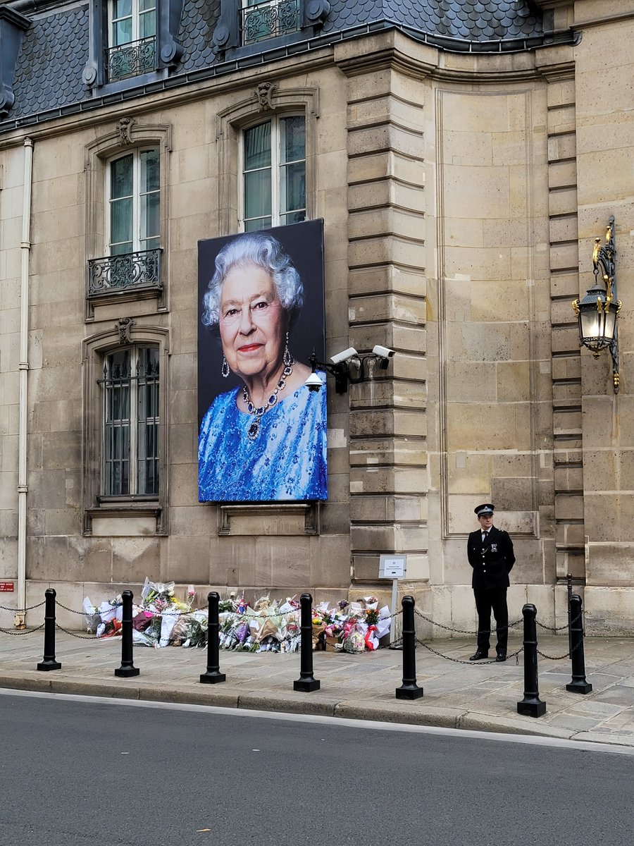 FCDOGovUK's tweet photo. Sympathy and respect – floral tributes left at UK Embassies and Missions for Her Majesty The Queen. https://t.co/dt2Bf3FluO