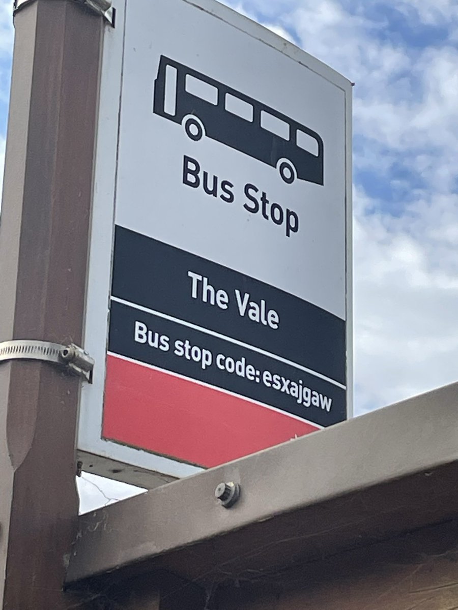 MMandy68's tweet photo. @FirstEssex The vale bus stop on the stock road going to wood street Chelmsford https://t.co/gwFxdfYtkg