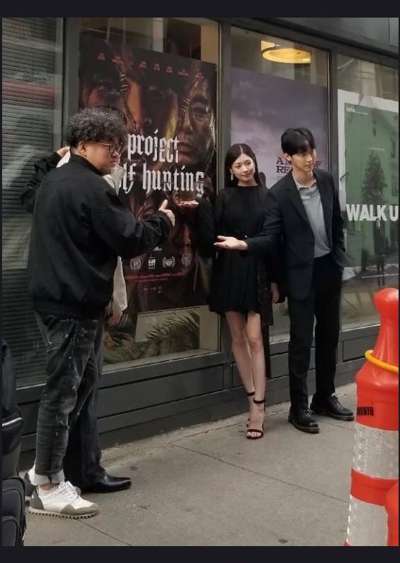 Team #ProjectWolfHunting in Toronto!! 

#jangdongyoon #장동윤 #seoinguk
#서인국 #jungsomin #정소민 #늑대사냥