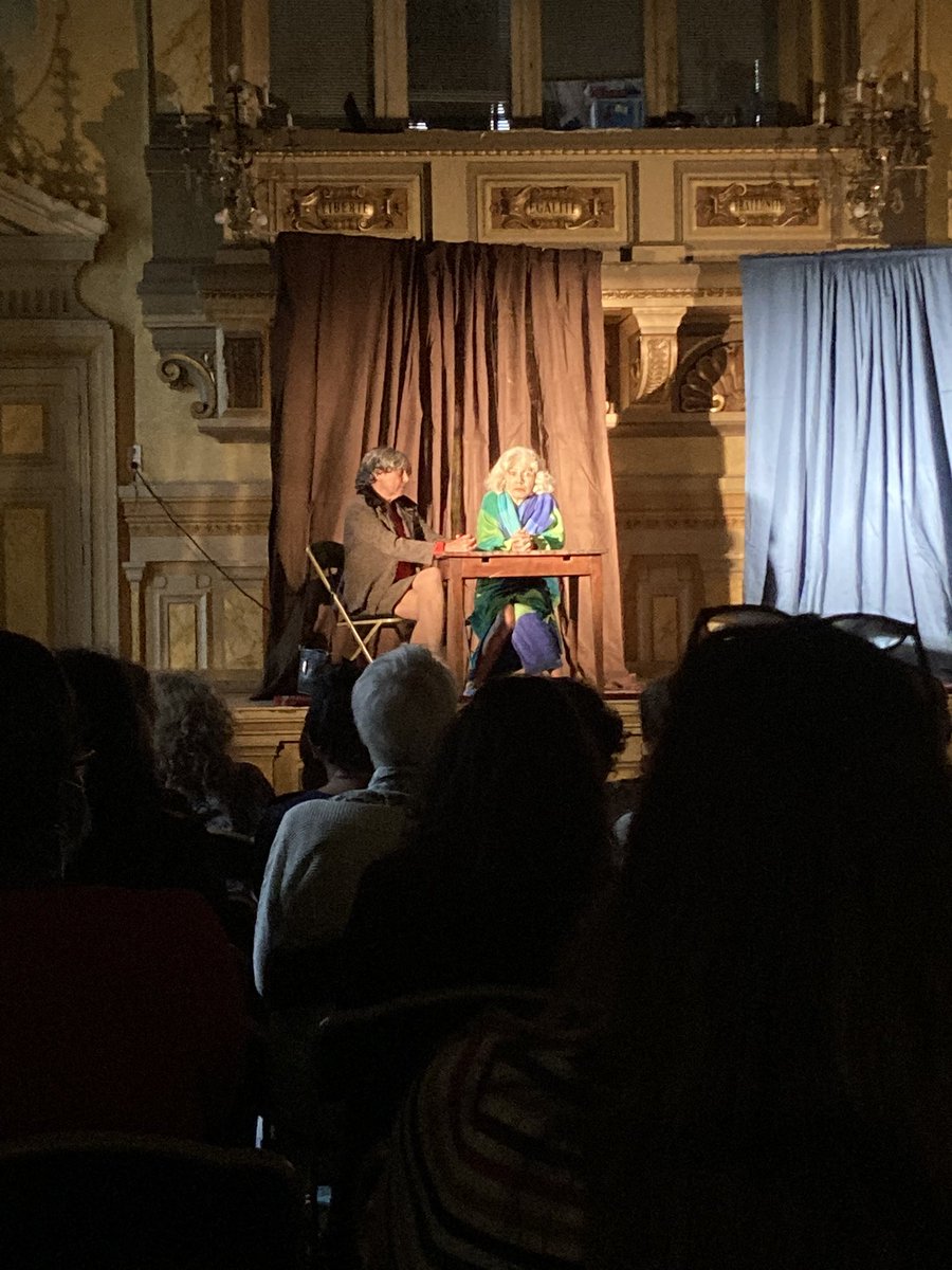 gwenaustin75019's tweet photo. #CoordinationPersonnesAgees #Seniors #TheatreParticipatif #EPS19 séance exceptionnelle de la Coordination personnes âgées @Paris19e, où nous accueillons le «Théâtre du Chaos» qui nous présente la pièce « Les pieds dans le tapis », débat théâtral autour des risques domestiques https://t.co/koM5DWk73o