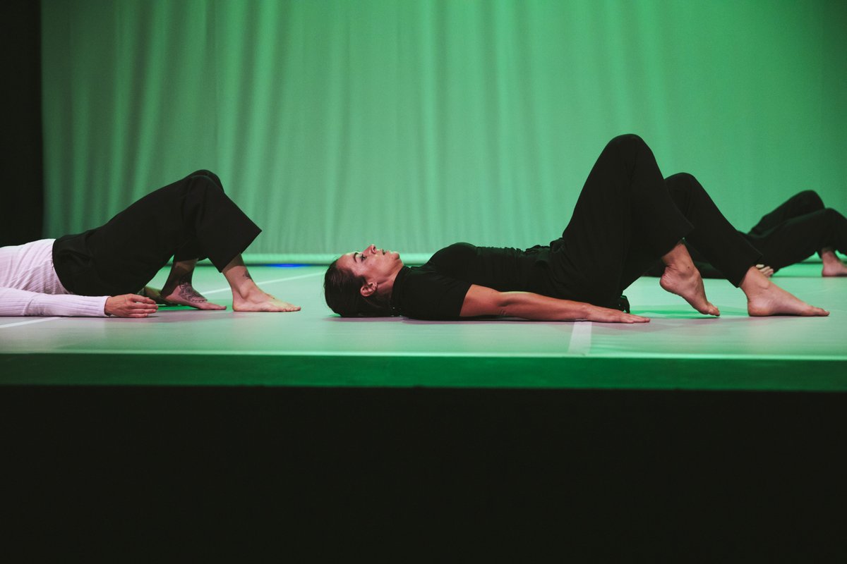 Taller coreográfico (improvisación, creación e interpretación) todos los viernes y sábados a partir de octubre.

🚩Información y reservas hola@espaciolasala.es 
Fotos @legazsergio 

#danzacontemporánea #espacioLASALA #murcia