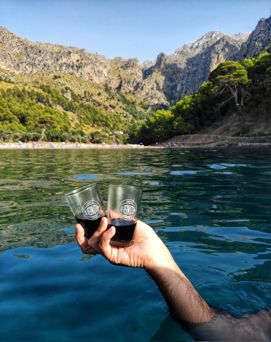 La_Vermutera's tweet photo. Ja nedam! Camí a la #Vadevermut.
#Vermut #Mallorca #Barcelona https://t.co/PJy9eOceM7