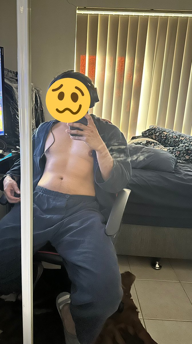 asianbtm6's tweet photo. Lazy gaming afternoon 🥴 #gaymer https://t.co/vJhfgtzKgO