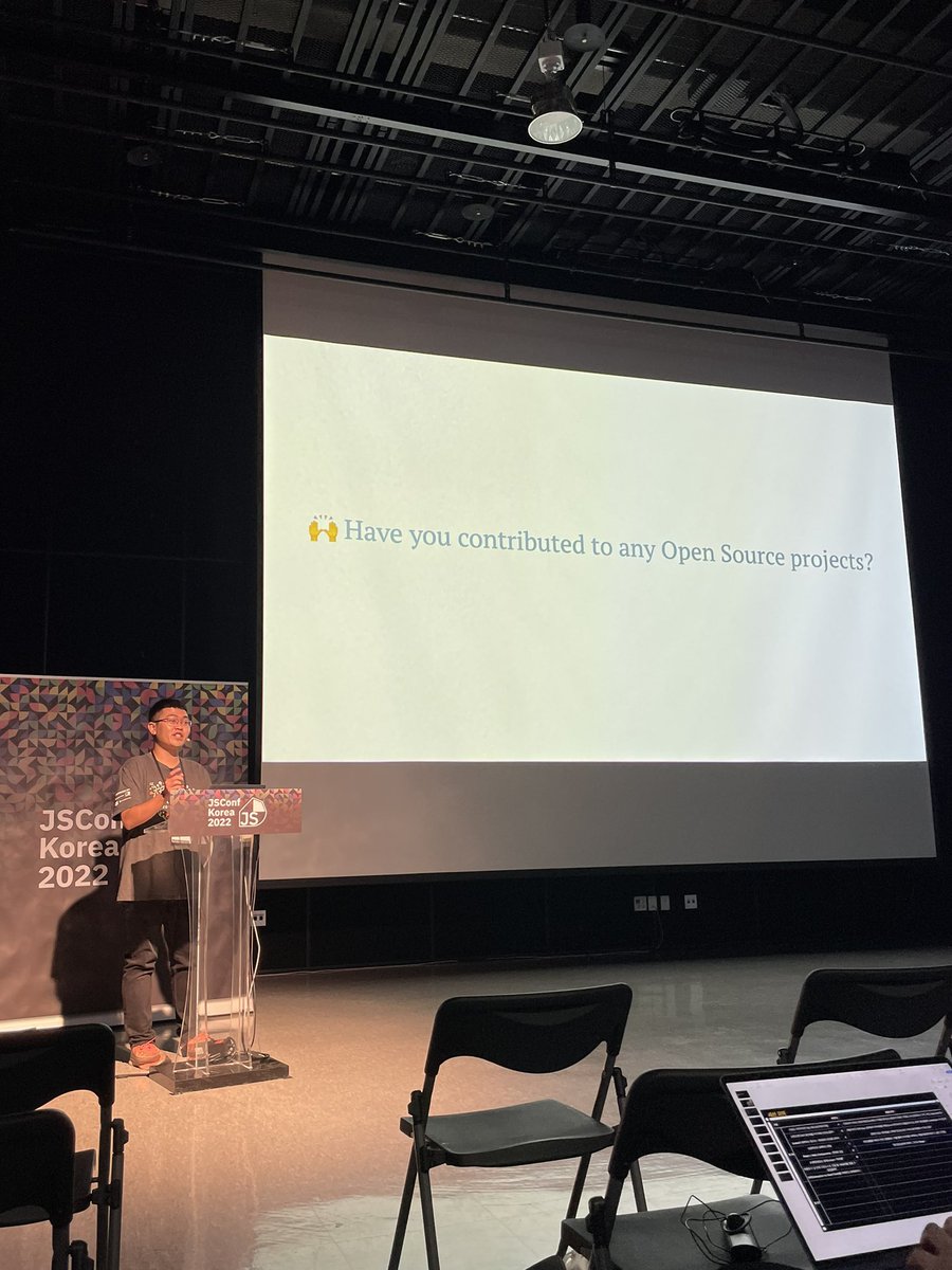 EllieRumsey's tweet photo. A great first day of #jsconfkorea2022 !! Talks by @szynszyliszys, @miracle_404, @lifelongdev, @snooje, @hung_dev, @malchata 🤠 https://t.co/ZYod5b9AVN