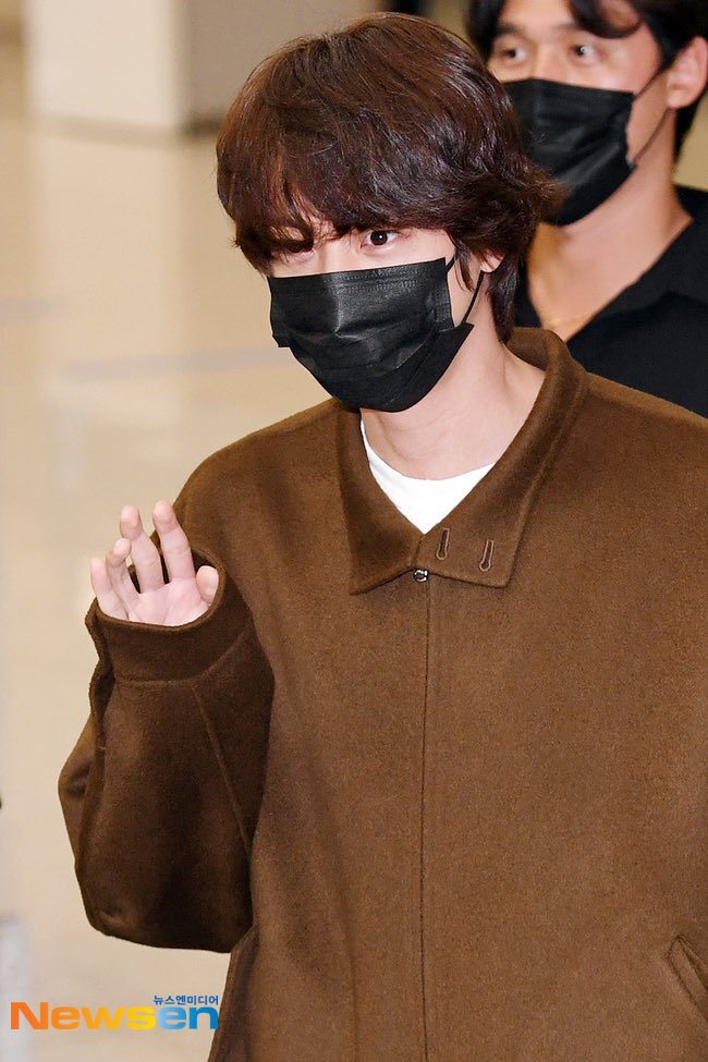 jinnieslamp's tweet photo. 220916 Kim Seokjin at the ICN Airport arrival in Korea 🇰🇷 

1 https://t.co/2ARsszjQER
2 https://t.co/mEse16qLt7

#방탄소년단진 #진 #JIN #BTSJIN @BTS_twt https://t.co/76JB6qUPCS