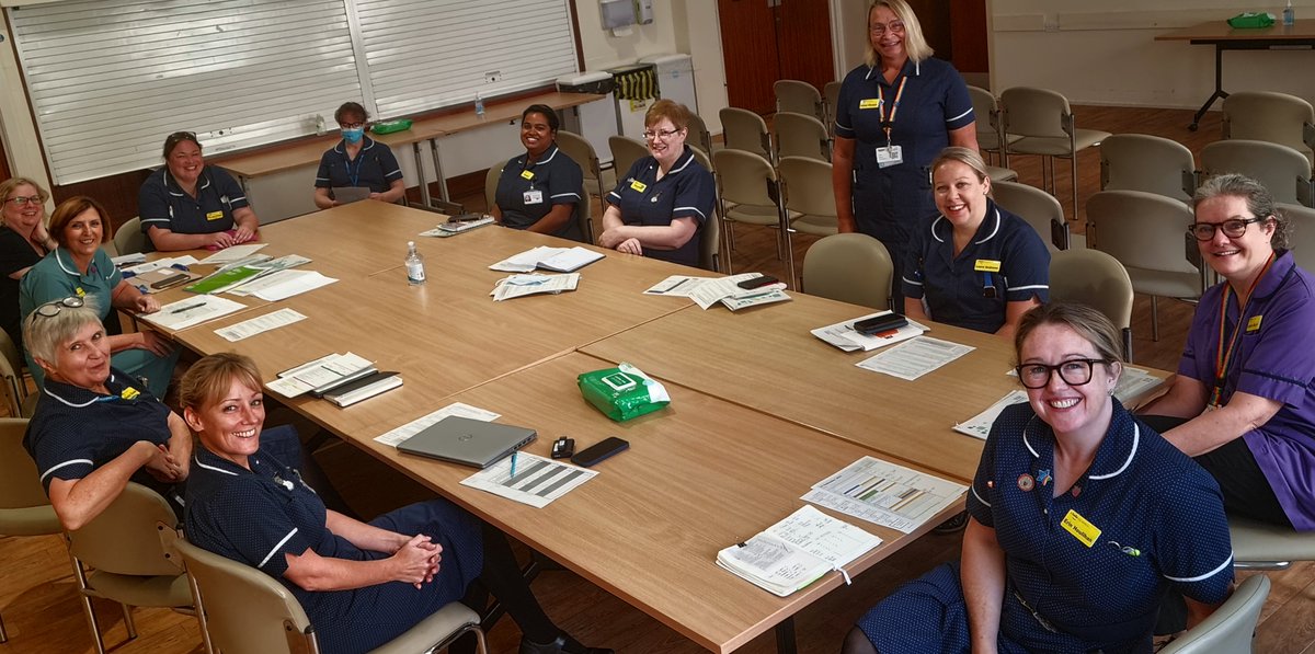 SimonAn01336768's tweet photo. Senior nurse clinical Friday! Spending time with our teams, patients and coming together as a group #ClinicalFriday #assurance @TweetToOlivia @Antonialynch @AnneP247 @ruh @RUHsurgicalteam https://t.co/Kn6xxm6Kei