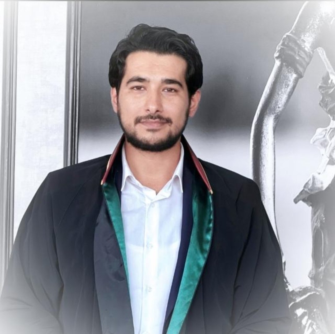 AvKomecci's tweet photo. Değerli Meslektaşlarım;

Ş.Urfa Barosu 36.olağan seçimlerinde Baro Başkan adayımız https://t.co/OwQAYf4iE7şit Tartış'ın listesinden Disiplin Kurulu adaylığımı açıklar siz değerli meslektaşlarımın takdirine sunuyorum.@resittart @aydinavukatnet https://t.co/0wUbxe5EPQ