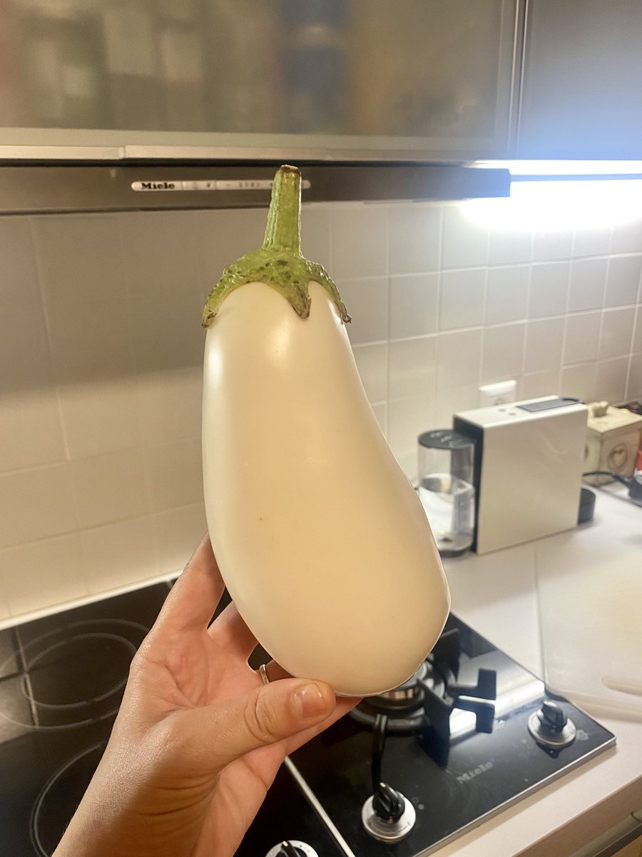 Katherine Lloyd tweet media