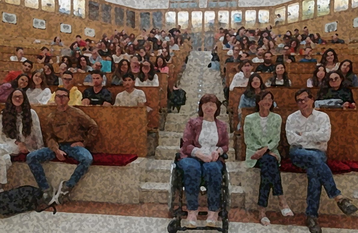 Luis_Corral_Gud's tweet photo. Así de lleno estaba esta mañana el Anfiteatro López Prieto esta mañana en el seminario sobre diagnóstico donde 2 pacientes de @eavacyl compartieron con los alumnos de 5º de la UVa como fue su diagnóstico y su relación con el ámbito sanitario.

El final fue una ovación

1/3 https://t.co/lknq86MsFp