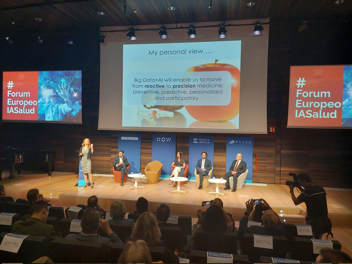 Comienza la ponencia de <a href="/nuriaoliver/">nuriaoliver</a> en el #forumeuropeoiasalud. Todo un lujo.