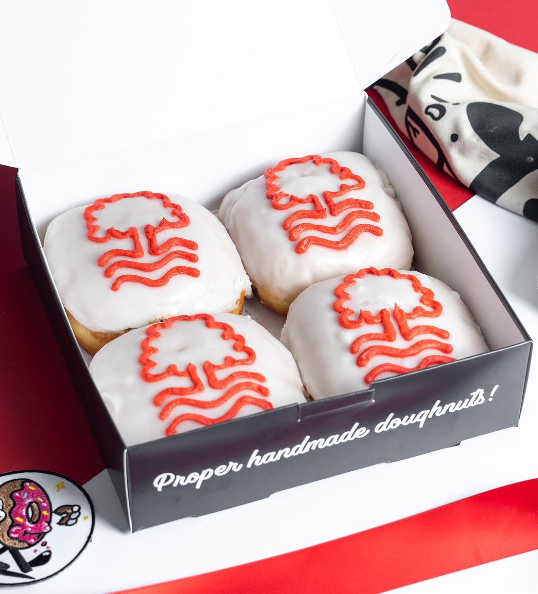 wmkstreetfood's tweet image. The fanzone will be open from 5pm till 7.30pm before tonight&apos;s game.And we teamed up with our friends at @doughnotts_official to bring you these mighty #NFFC doughnuts 🙌🏻🙌🏻 look at them man 😮‍💨😮‍💨🙌🏻 also as per we&apos;ll be firing out our (now world famous) #pizzadogs @TrentNavigation