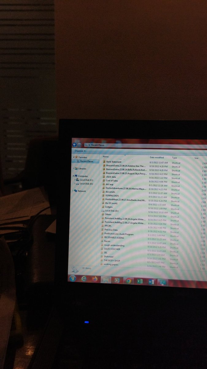 shaliciouos's tweet photo. I got my laptop from office today and the person previously had it maybe forgot to delete his files. https://t.co/GO0oz3ktzY