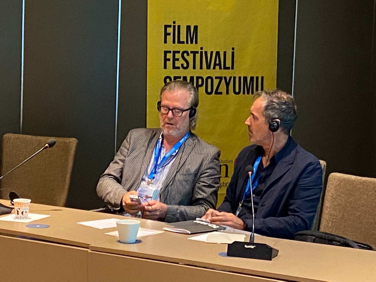 filmfestivalsym's tweet photo. Sunumun ardından Soru-Cevap oturumu başladı./ After the presentation, the Q&A session has begun. @altinkozaff @screenfestjrnl @PhilippeMeers #filmfestivalsymposium2022 #symposium2022 #screenfest #newcinemahistory #filmfestivalresearch #spectatorship #moviegoingexperience https://t.co/gJ4ftN2JpW