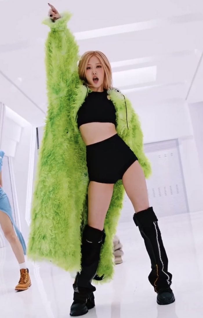 ysaintrs's tweet photo. rosé the hottest https://t.co/yquvi1cWiV