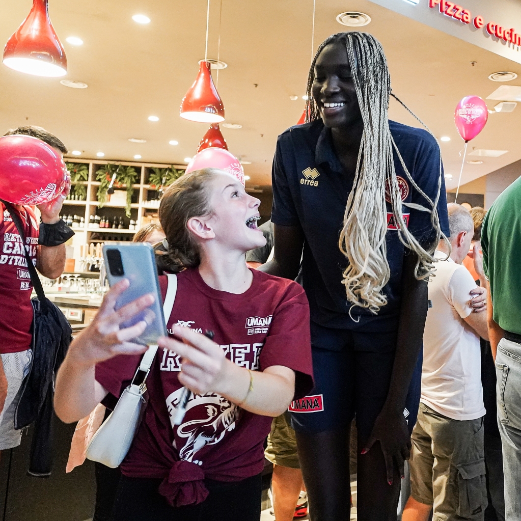 La bellezza orogranata 🥰🦁

#FinoAllaFine #Reyer150