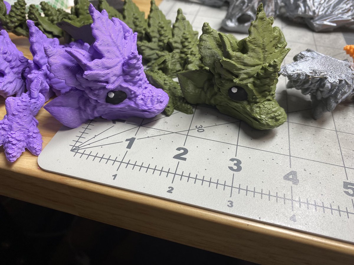 trofirelight's tweet image. Painting up some @cinderwing3 eyes with @Polymaker_3D filament silks and polyterra!