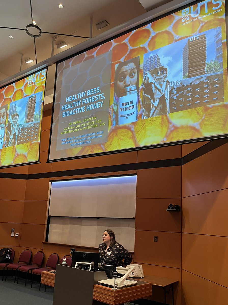 Sydney_ID's tweet photo. Huge thank you to our keynote speaker Dr Nural Cokcetin @nural_c for her brilliant research presentation on the medicinal properties of honey. Absolutely fascinating 👏👏👏

Such a perfect start to our One Health &amp; FungiSphere EMCR / HDR research symposium. https://t.co/2hP1ZMzMob