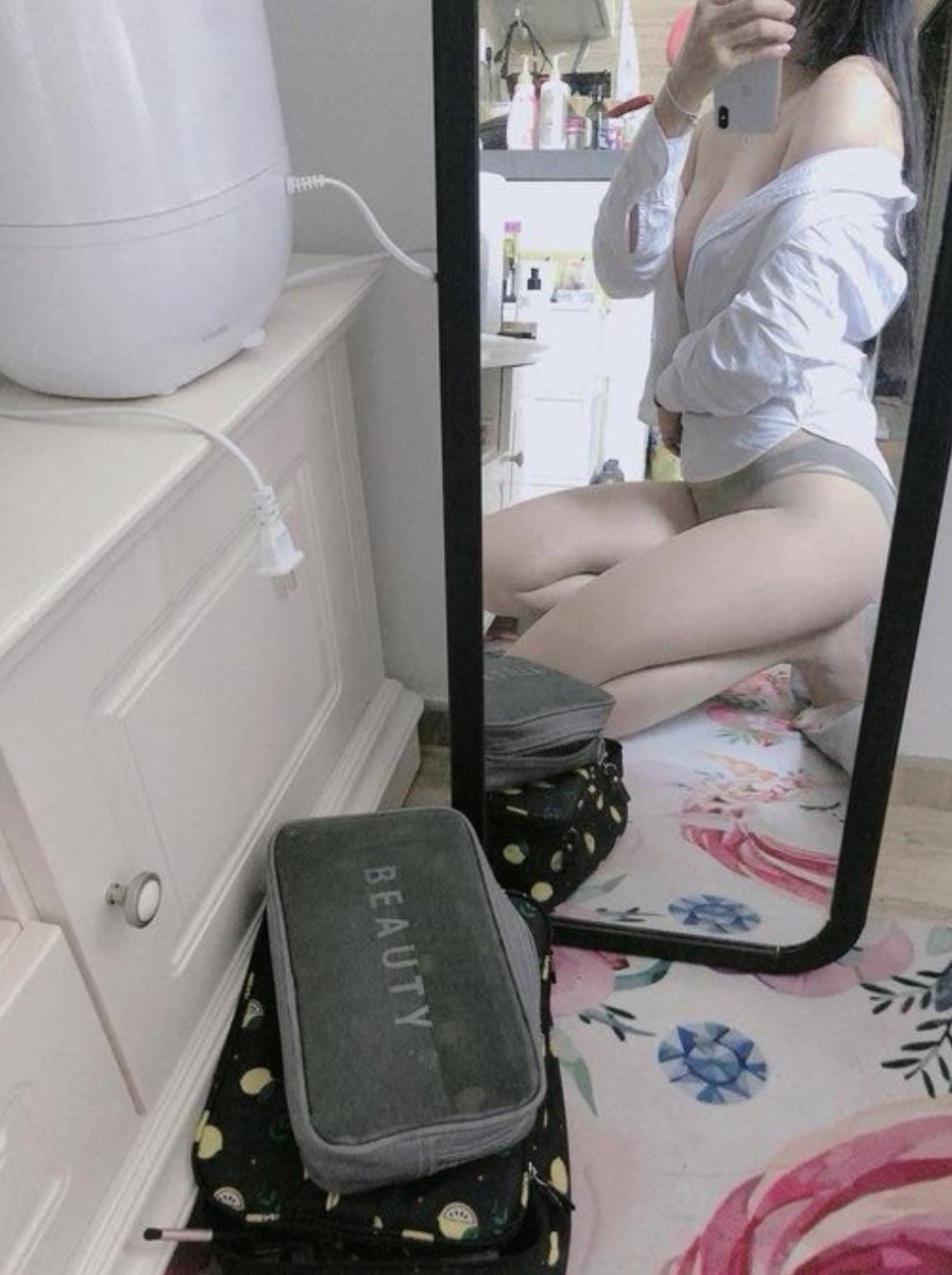 tnshng5's tweet photo. 打针嘛 小哥哥 为你服务哦 https://t.co/OmTKnMwVWV
