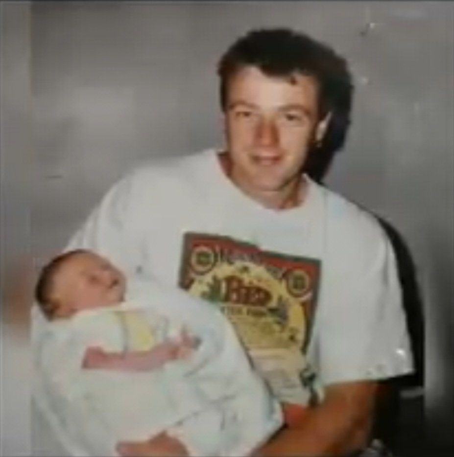xisurvll's tweet photo. R.I.P dad 😪❤ 🕊🕊 https://t.co/Cx4TJRAAsR