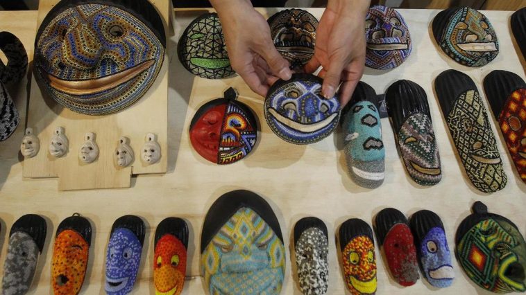 notialdiamed's tweet photo. Avanza la Feria Expoartesano en Medellin;hasta el 18 de septiembre en Plaza Mayor.participan departamentos como Boyacá,Nariño,Guajira,Amazonas entre otros.Con artesanías que representan a cada una de estas regiones de tradiciones donde son talladas, tejidas o moldeadas . https://t.co/8uTg64X8ml