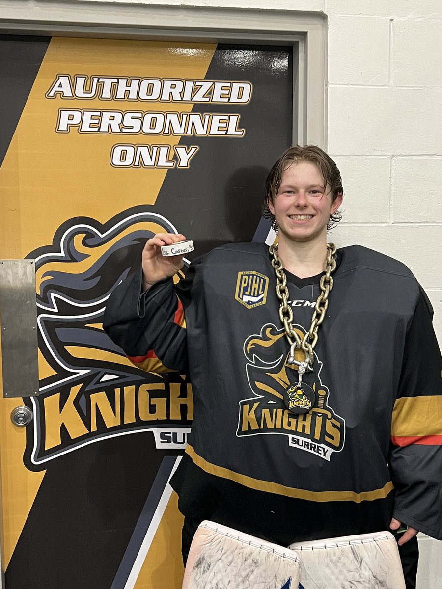SurreyKnights's tweet photo. Incredible performance from #30 Mason Upton as the Knights take down the Whalers tonight. The MVP chain is in the right spot tonight. https://t.co/mXlkpRP3DT
