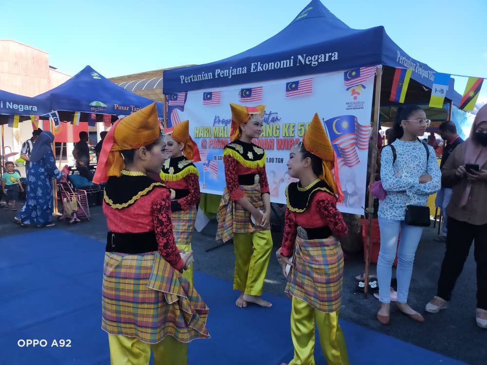 Fama_Kedah's tweet photo. Pasar Tani Taman Wira, Mergong sempena Hari Malaysia 
#famadihatirakyat
#mafiprihatin
#HariMalaysia https://t.co/fCxy82lIAX