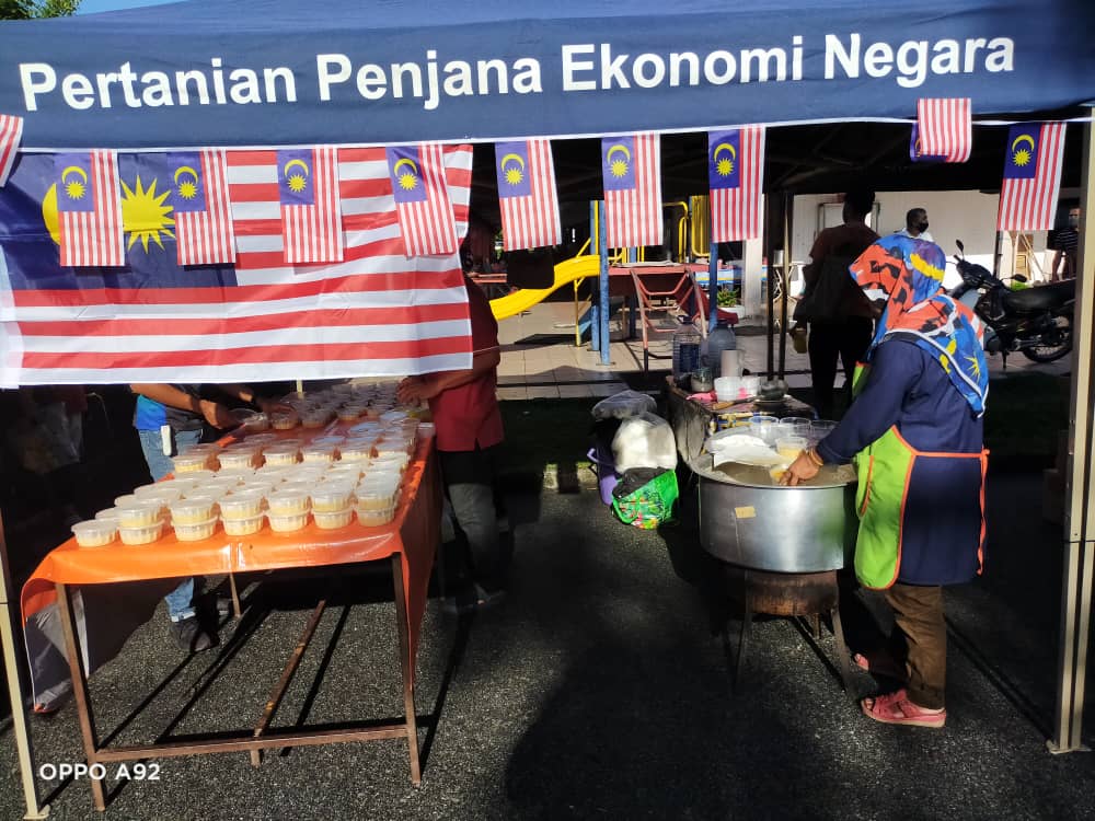 Fama_Kedah's tweet photo. Pasar Tani Taman Wira, Mergong sempena Hari Malaysia 
#famadihatirakyat
#mafiprihatin
#HariMalaysia https://t.co/fCxy82lIAX