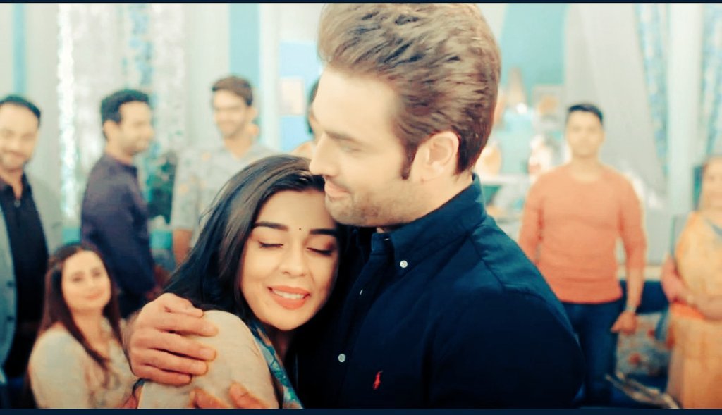 Now I have no more complains after seeing Ruhaani reunion with most awaited hug❤️😍 Yeah finally our Ruhaani hugged each other 💕 Only my wish I could have see them together in few more episodes♥️ 
Will Miss You RuHaani 
#VivianDsena #RanveerOberoi #SirfTum