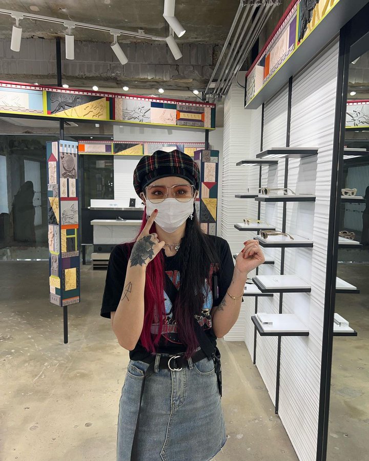 ilyarem's tweet photo. i just think that she <3 https://t.co/EbaWQkDfk6
