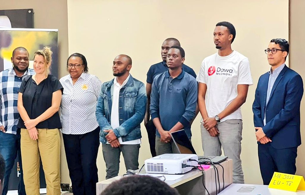 bunihub's tweet photo. We're excited to be joined by @SmartDarasa @daktarimkononi the 2 winners of #BOOSTUP2022 competition who will be going to compete with other startups at the African stage in @SA_innovation in Capetown, SA. Thank you judges from @EUinTZ @UNCDF Tz @VenturesSahara @costechTANZANIA https://t.co/Bf6QyO5ldh