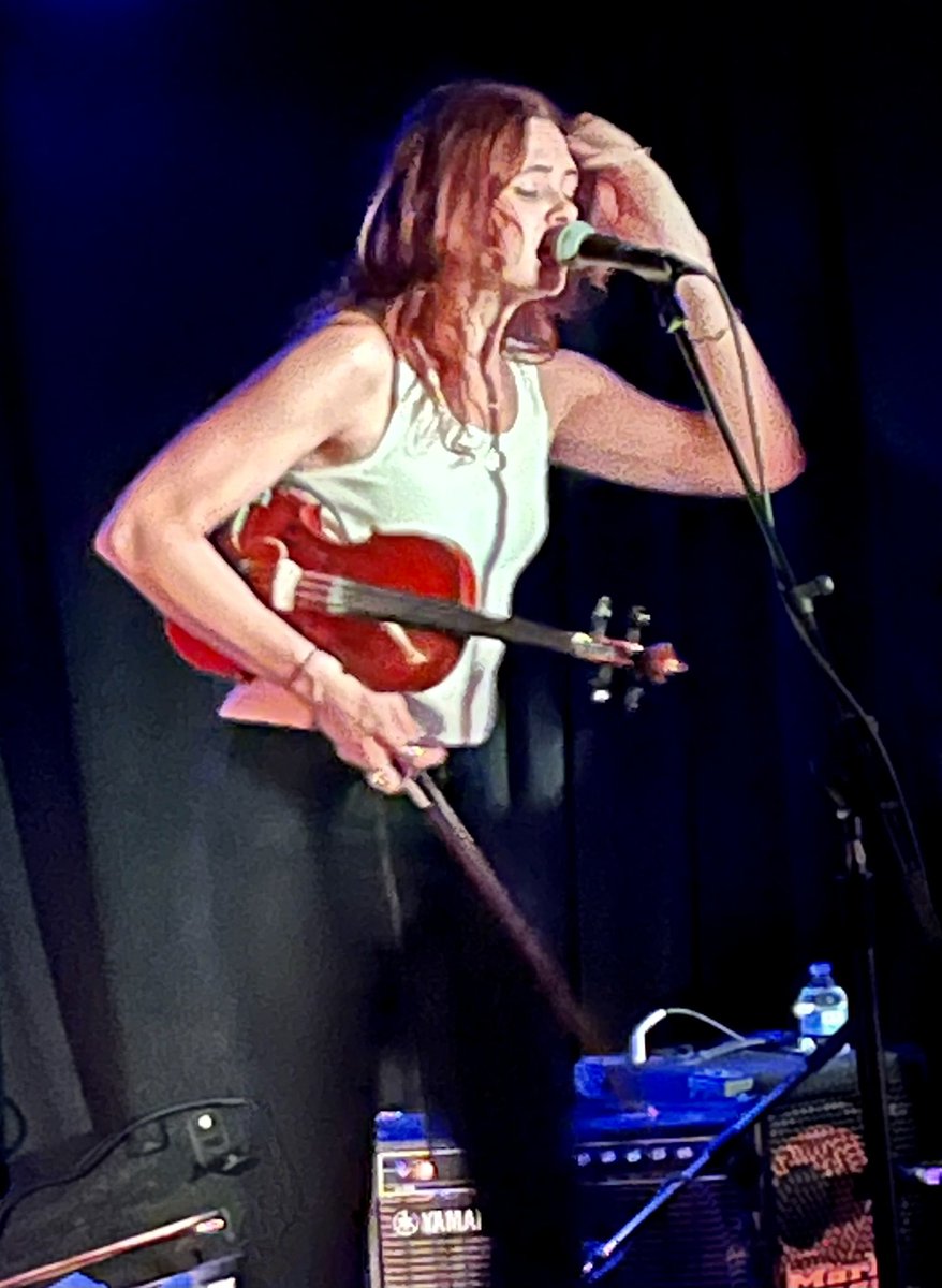 trvin312's tweet image. Massive talent. Blows the roof off the joint. Charming banter between tunes. I’d fight someone to carry her fiddle case across the parking lot. 
#suzannesanto #emptybottle #musiccrush