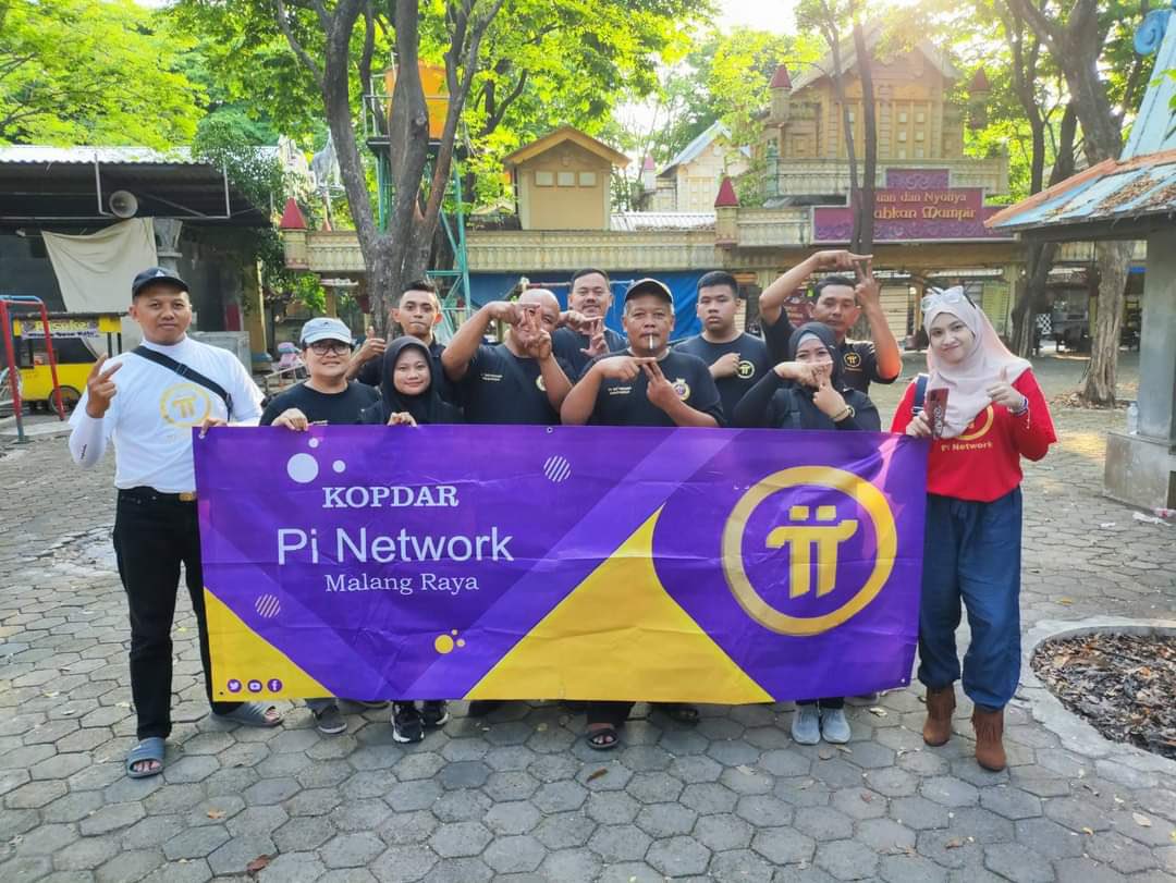 Pi_Universe_VN's tweet photo. ⚡ #PiCommunity in Indonesia 🇮🇩

Indonesian Pioneers are very prepared for Pi Network's Open Mainnet‼️🙋❤️🙋‍♀️

✨How about in your country❓🌏 https://t.co/TmVwti7Vyj