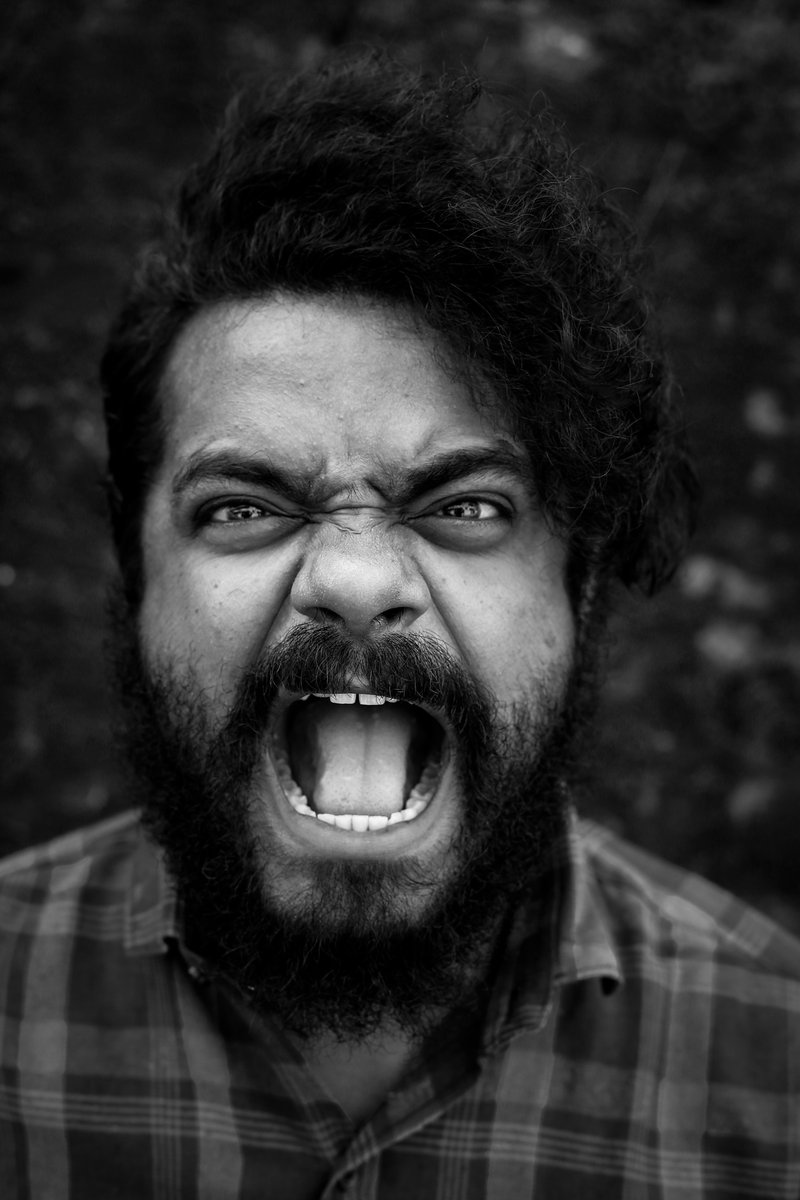 positivejana's tweet photo. Villain Looking for a Villain 😎
Beard Look Villain Theme😈
PC : @you_and_i_studios ,
@this_is_db
#positivejana #jana #janarthanan #mouthpainter #mouthartist #DigitalArtist #graphicdesigner #visualEditor #buddingdirector #nationalawardwinner #photoshoot #youandistudio https://t.co/FefCZb4Prp