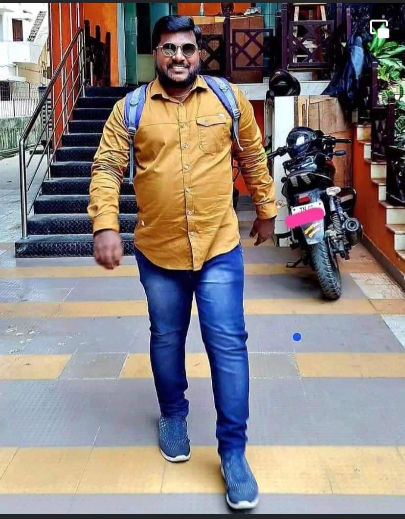 Indian80331071's tweet photo. @Madeshjournali1 @Veera284 சவுக்கு சங்கரை காலி பண்ணிய சந்தோஷத்தில்..

வணக்கம் மாதேஷ்😹🤣😹 https://t.co/HfG0U1fya7