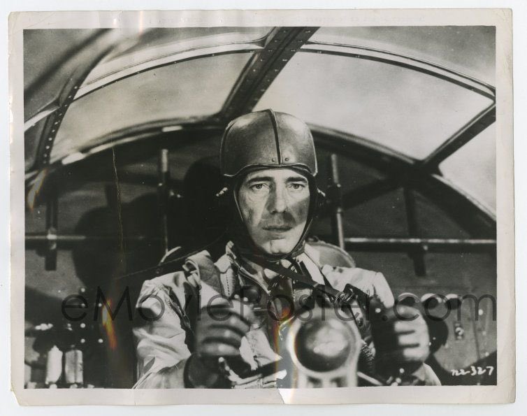 analgesicsleep's tweet photo. Humphrey Bogart as a pilot
#TCMParty #ChainLightning #PassageToMarseille #ChinaClipper https://t.co/679L2igKU3