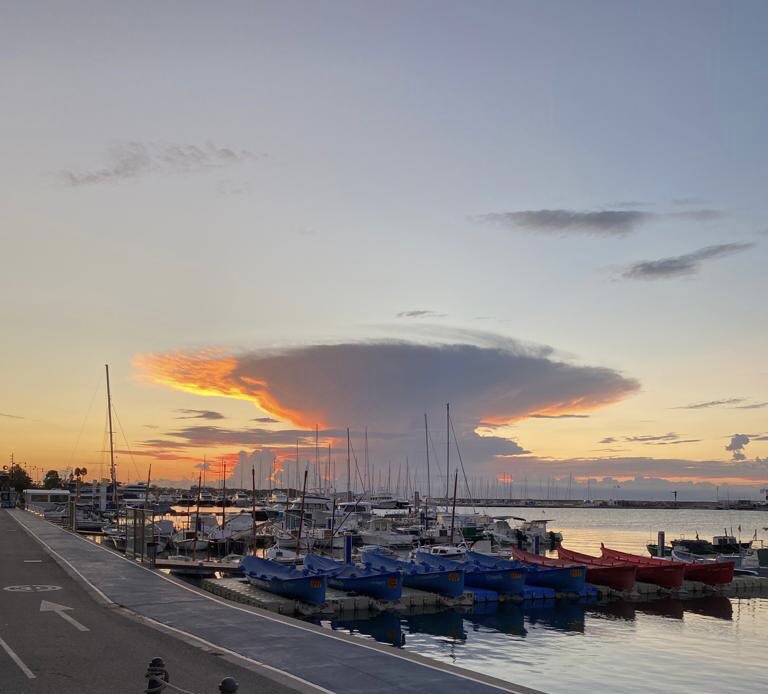 blancagraus's tweet photo. @TomasMolinaB ara mateix des de Cambrils! Es veuen llampecs i tot! https://t.co/u8xs9Z6958