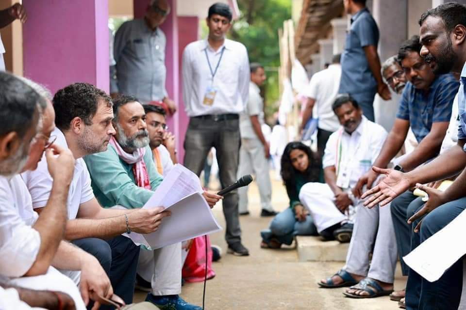 manoj_dhruw750's tweet photo. जनता के दिलों में बसने वाले नेता❤️❤️❤️!
#BharatJodoYatra
#bharat_jodo_yatra
#भारत_जोड़ो_यात्रा
#भारतजोड़ोयात्रा
#IStandWithRG
#ISupportRahulGandhi
@RahulGandhi
@INCIndia
@LambaAlka
@ayushconnects
@patrakarvinod
@INCChhattisgarh
Translate Tweet https://t.co/hDoaAtcZIh