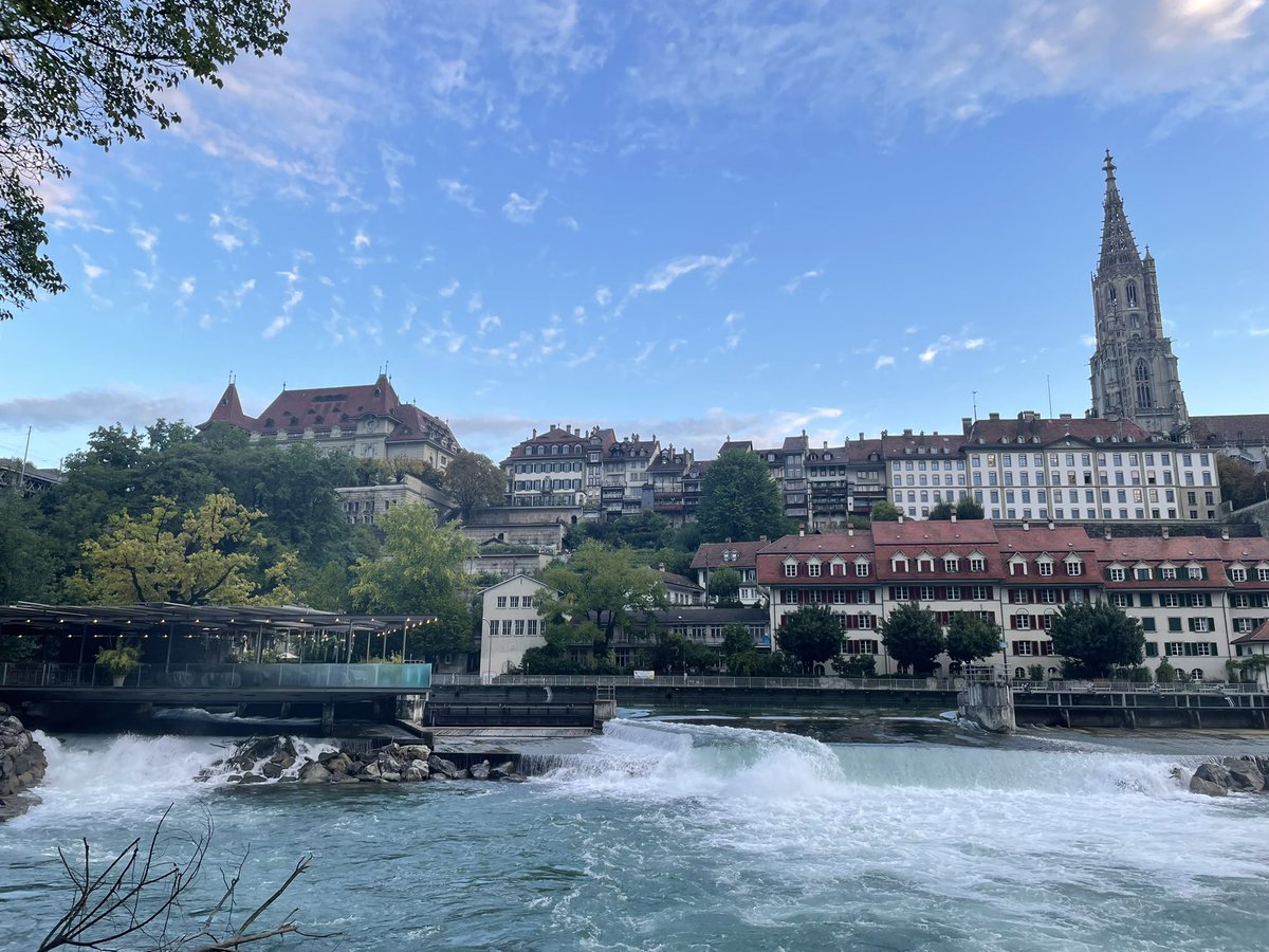 la_macchina_ch's tweet photo. Longjog der wunderschönen Aare entlang. 🏃🏽😊
#bern #altstadt #münster #mattequartier #aare https://t.co/xGUtj0u9o5