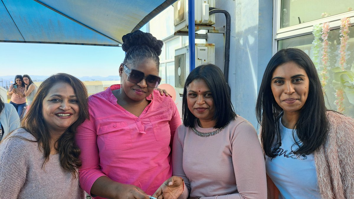 srflimited's tweet photo. Our colleagues from South Africa sending positive and fun #FridayVibes your way!
#LifeAtSRF https://t.co/KOQdhH68HY