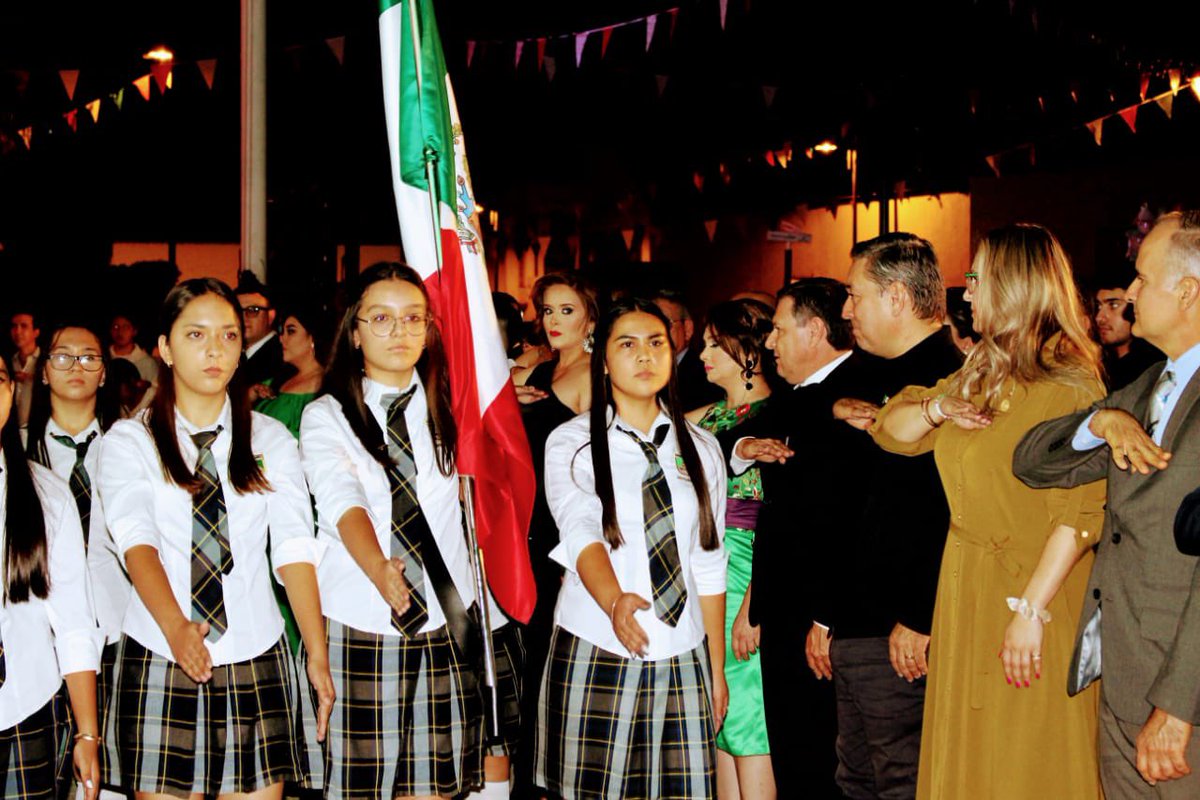 Un gusto asistir al Primer Informe de Gobierno del Presidente Municipal de Magdalena <a href="/OrtezGuerrero/">Omar Ortez Guerrero</a>. 
¡Enhorabuena!