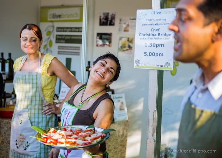 thegastronomes's tweet photo. Cheffy Scooby snack. Paratha with bresola, salad leaves and caramilzed onion chutney #pocketchef #cookingaroundtheworld https://t.co/ckPQWj1O0A
